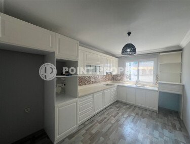 2+1 apartment with partial sea view in a complex on the first line in Mahmutlar-id-10309-photo-4