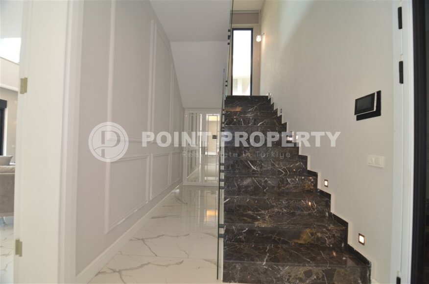 An elegant 351 m² villa with a panoramic terrace and sea views in a prestigious area of Alanya-id-10313-photo-8