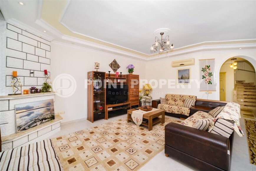 Spacious 3+1 villa in a complex with infrastructure in the Konakli area, residence permit-id-10347-photo-2