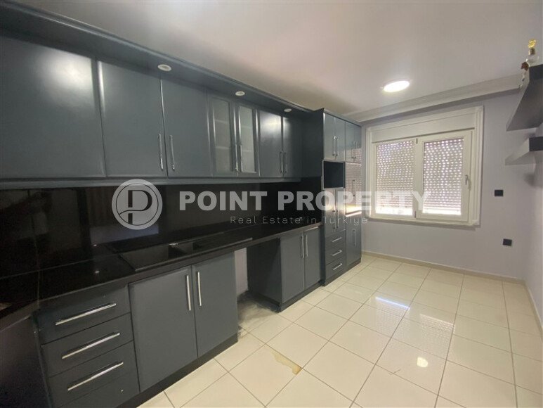 Garden duplex 4+1 – 250 m² in Mahmutlar area-id-10391-photo-3