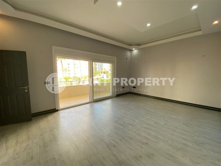 Garden duplex 4+1 – 250 m² in Mahmutlar area-id-10391-photo-7