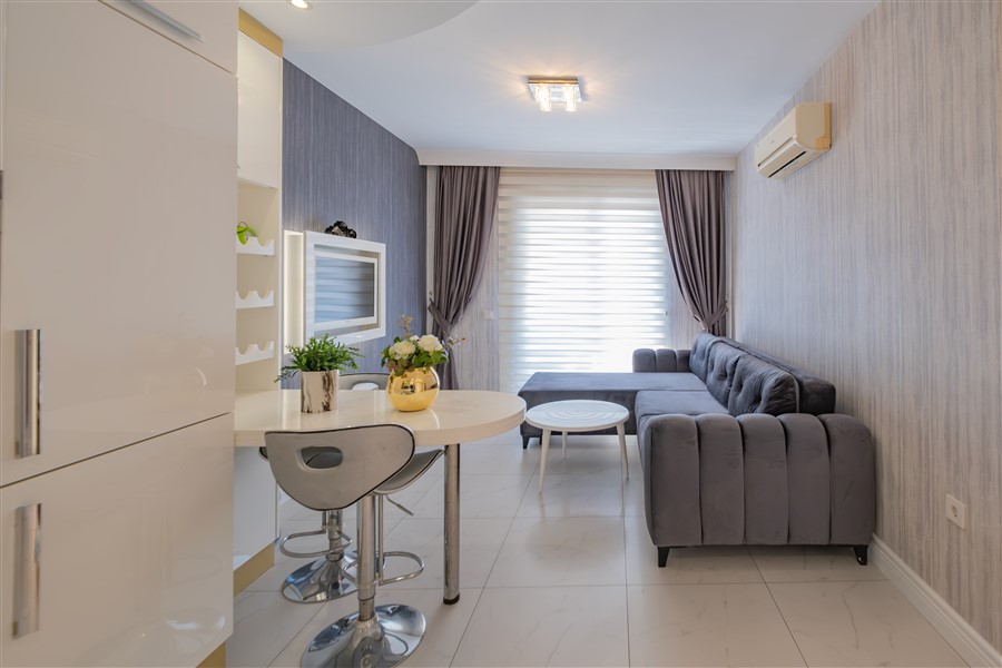 1+1 apartment in the center of Alanya, 48 m², near Cleopatra Beach - citizenship and residence permit-id-10432-photo-2