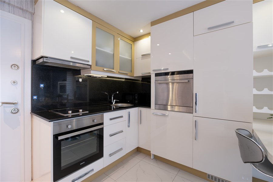 1+1 apartment in the center of Alanya, 48 m², near Cleopatra Beach - citizenship and residence permit-id-10432-photo-5