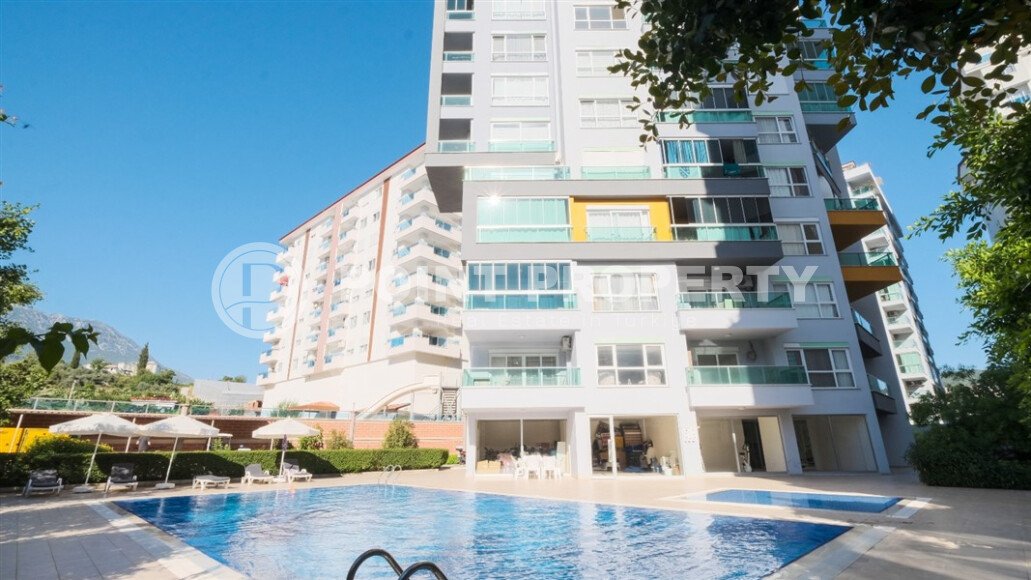 Two-level 3+1 apartment in Mahmutlar, 140 m², in a complex near the sea-id-10446-photo-1