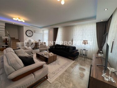 Элегантный 4+1 дуплекс 200 m² в Оба–Обагёль с ВНЖ и видом на горы-id-10452-фото-3