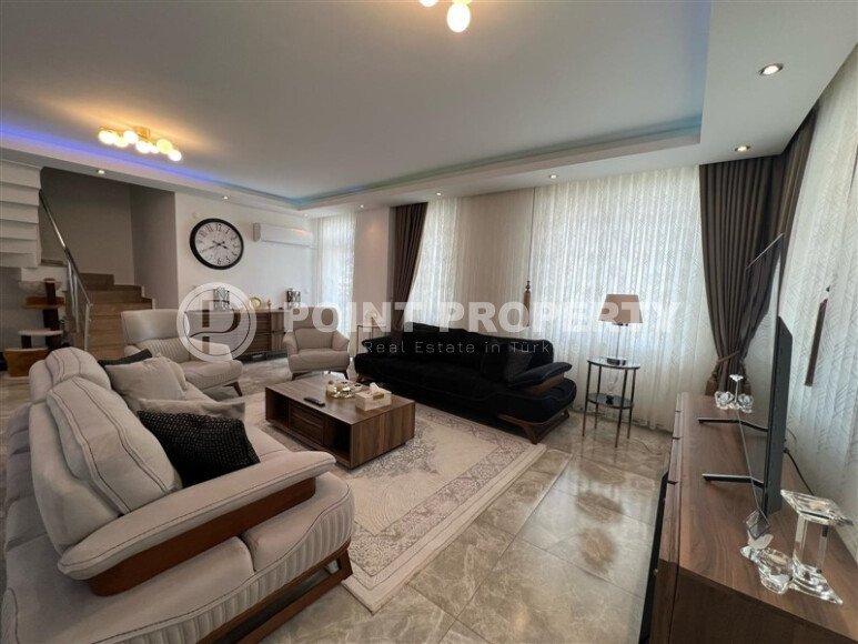 Elegant 4+1 duplex 200 m² in Obagol with a residence permit and mountain views-id-10452-photo-3