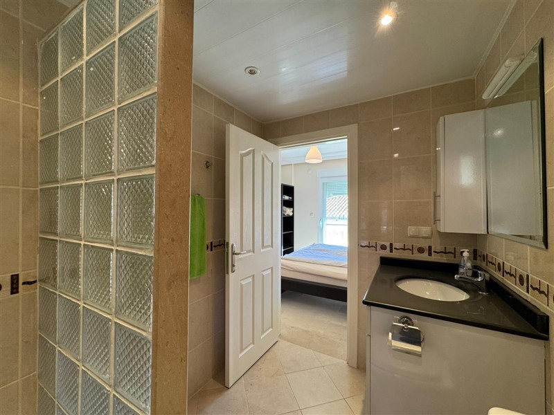 Таунхаус 3+1 с мебелью в районе Тепе-id-10494-фото-17