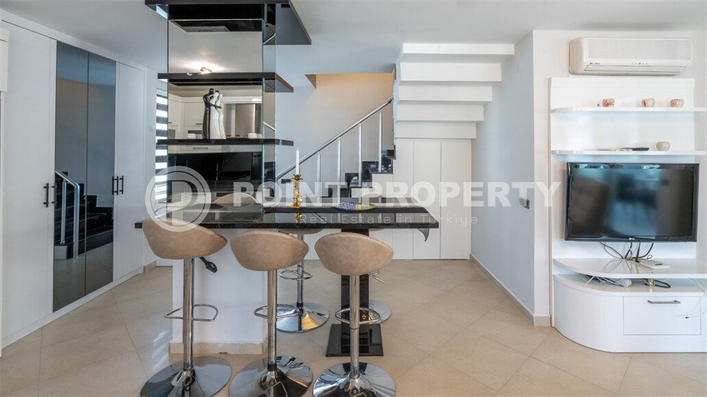 View comfortable penthouse 4+1, 240 m², on the first coastline in the Alanya region - Oba.-id-2499-photo-6