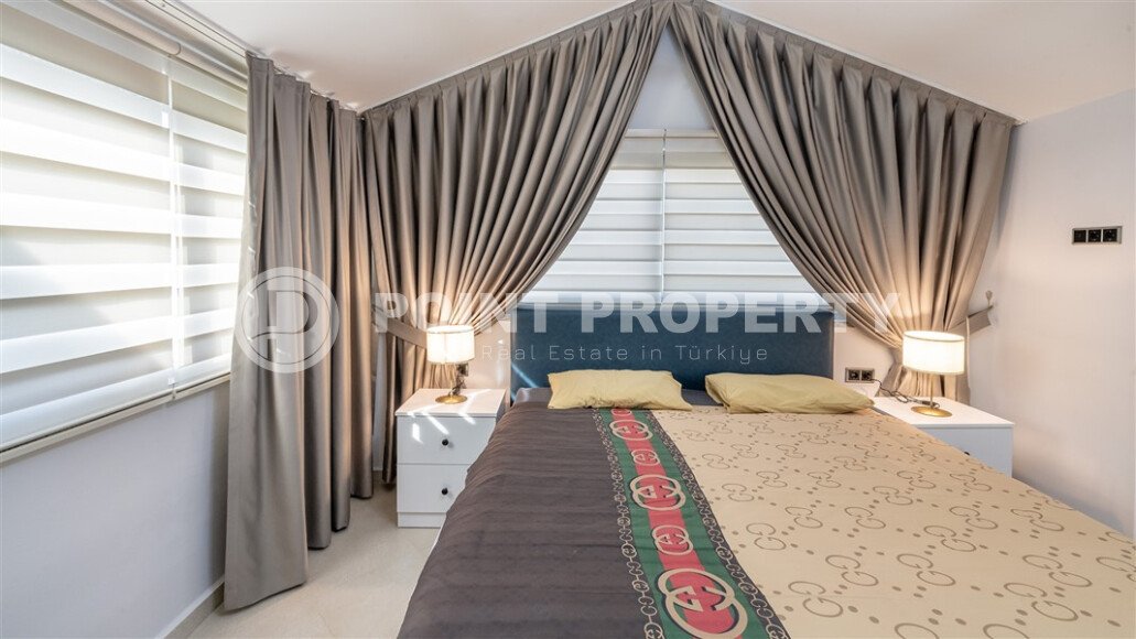 View comfortable penthouse 4+1, 240 m², on the first coastline in the Alanya region - Oba.-id-2499-photo-11