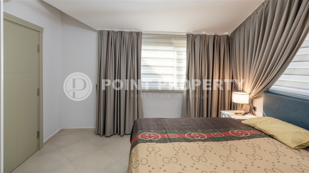 View comfortable penthouse 4+1, 240 m², on the first coastline in the Alanya region - Oba.-id-2499-photo-12