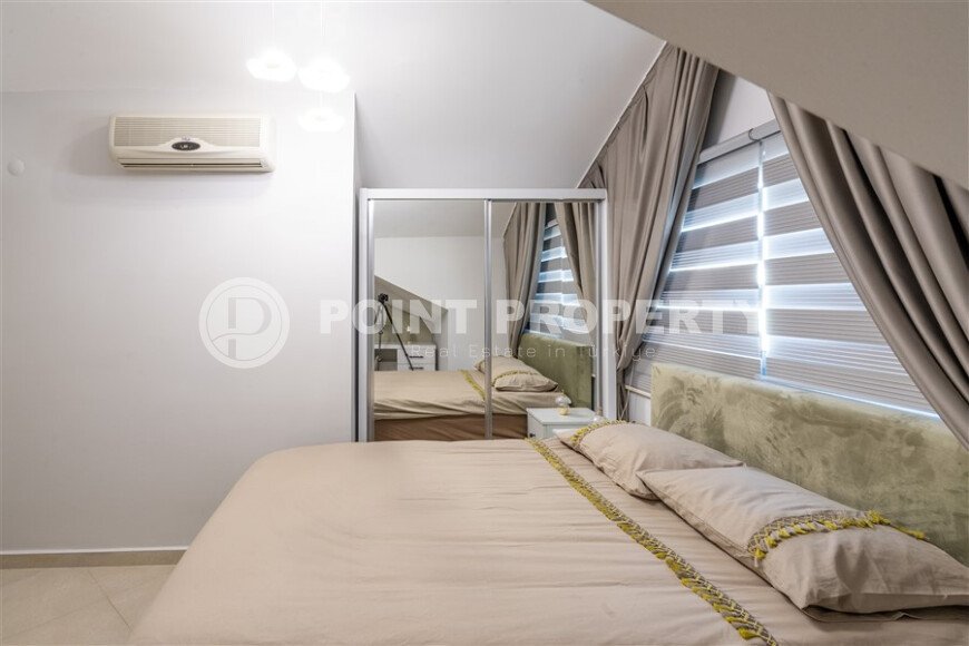 View comfortable penthouse 4+1, 240 m², on the first coastline in the Alanya region - Oba.-id-2499-photo-14