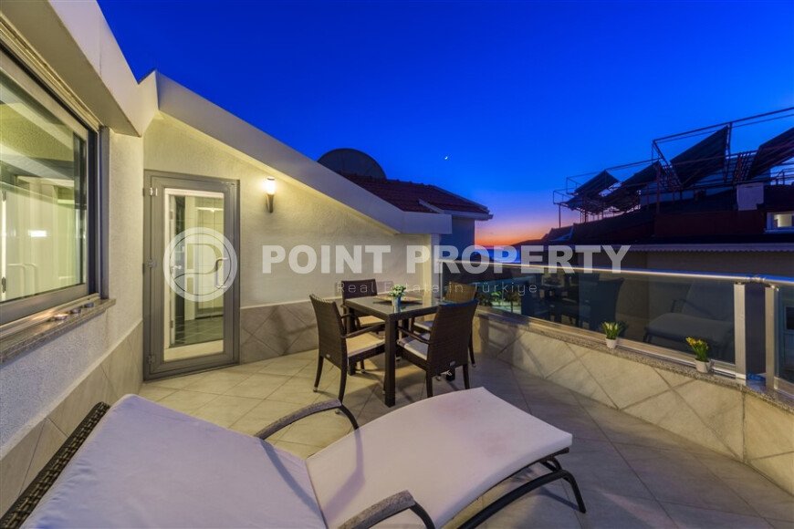 View comfortable penthouse 4+1, 240 m², on the first coastline in the Alanya region - Oba.-id-2499-photo-23