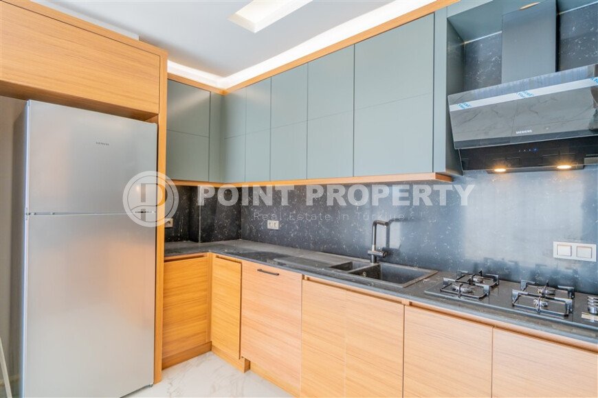 Garden duplex 204 m² with mountain view and partial sea view, Alanya center, Tepe-id-10570-photo-4