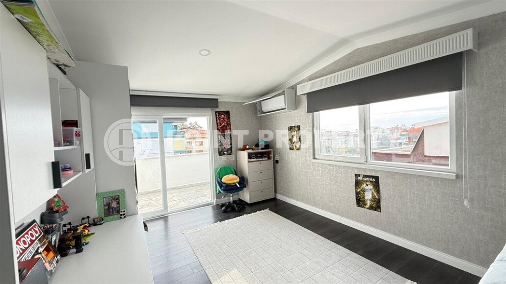 Стильный дуплекс 4+1 с отдельной кухней у моря в районе Кестель-id-10583-photo-13