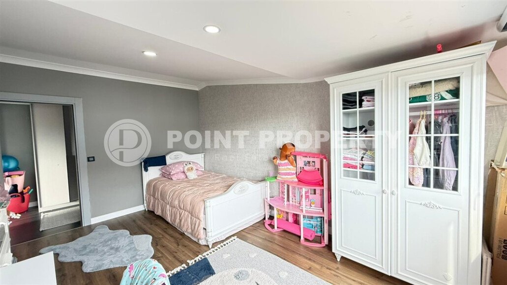 Стильный дуплекс 4+1 с отдельной кухней у моря в районе Кестель-id-10583-photo-17