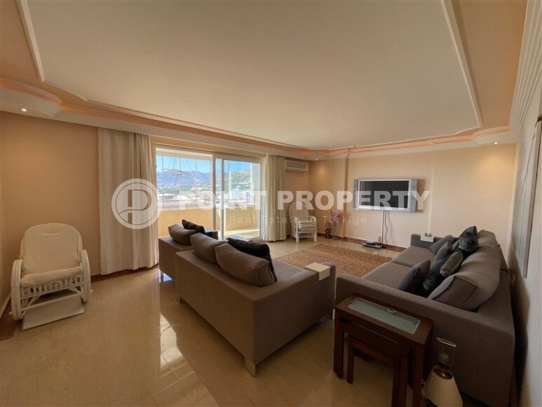 Spacious 130 m² apartment in Mahmutlar, with a separate kitchen and sea view.-id-10610-photo-3