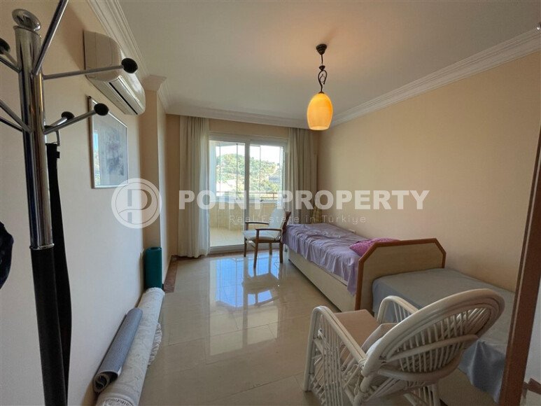 Spacious 130 m² apartment in Mahmutlar, with a separate kitchen and sea view.-id-10610-photo-9