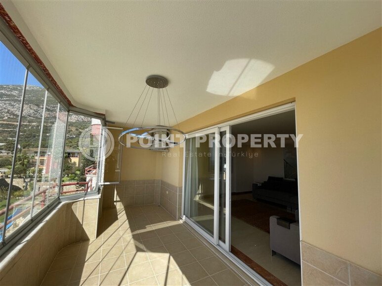 Spacious 130 m² apartment in Mahmutlar, with a separate kitchen and sea view.-id-10610-photo-17