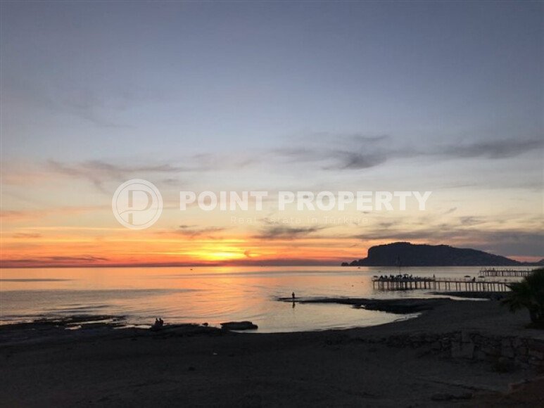 Spacious apartment of 110 m² in Tosmur, just 50 m from the sea-id-10636-photo-1