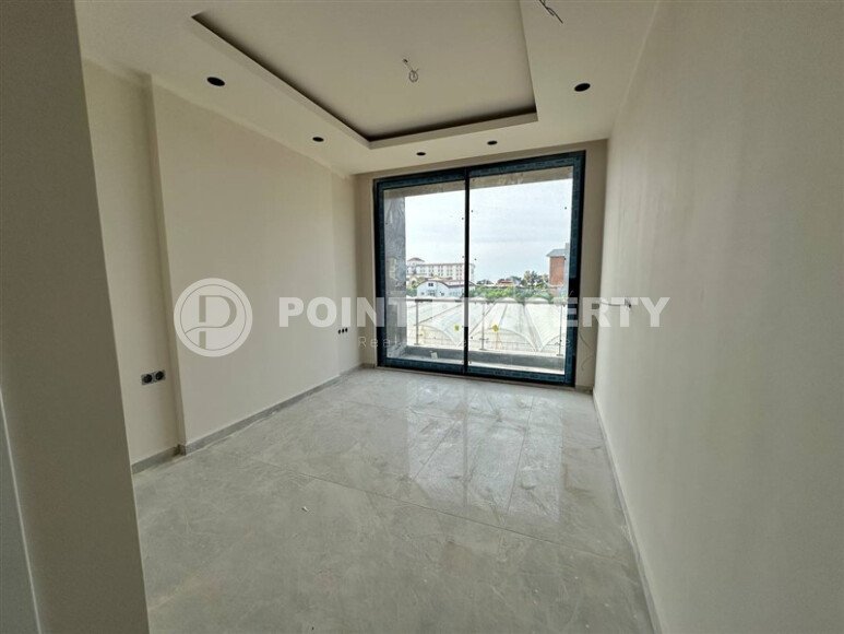 Bright 115 m² apartment with panoramic windows in Kargicak-id-10649-photo-4
