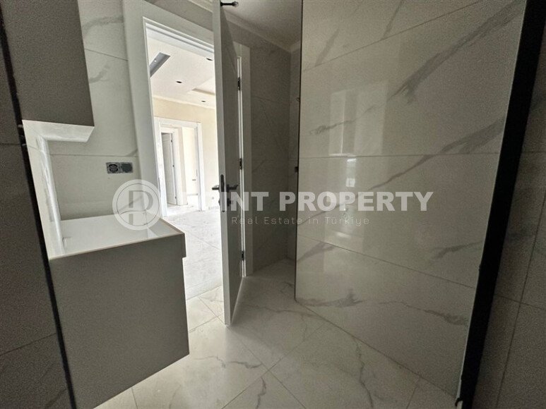 Bright 115 m² apartment with panoramic windows in Kargicak-id-10649-photo-8