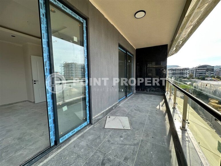 Bright 115 m² apartment with panoramic windows in Kargicak-id-10649-photo-10