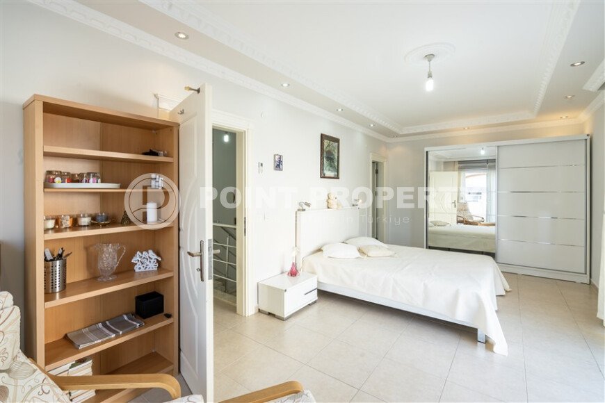 Просторный дуплекс 5+1 – 300 м² с панорамным видом на море, недалеко от набережной, район Махмутлар, гражданство-id-10733-фото-12