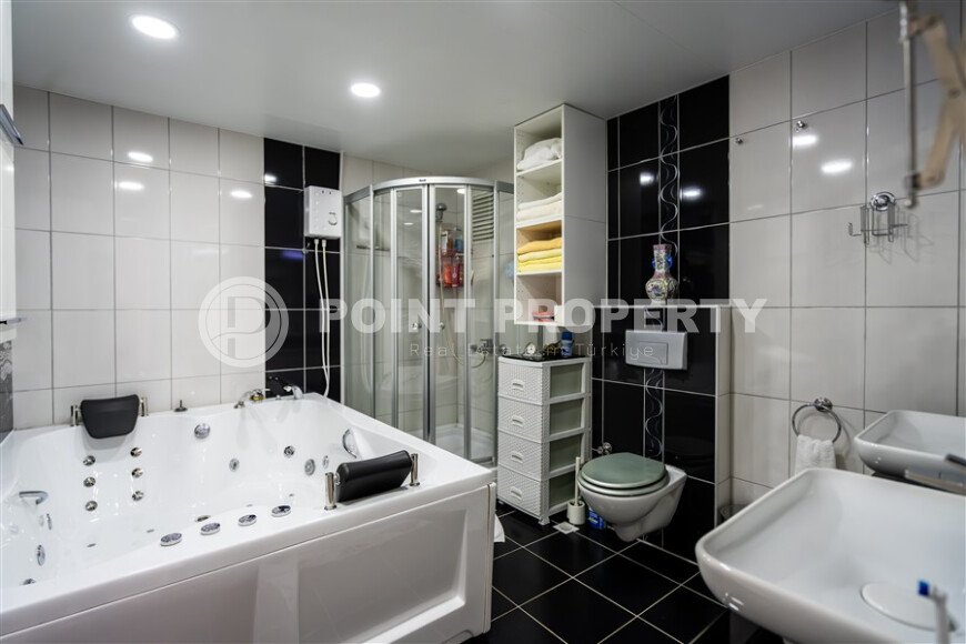 Просторный дуплекс 5+1 – 300 м² с панорамным видом на море, недалеко от набережной, район Махмутлар, гражданство-id-10733-фото-22