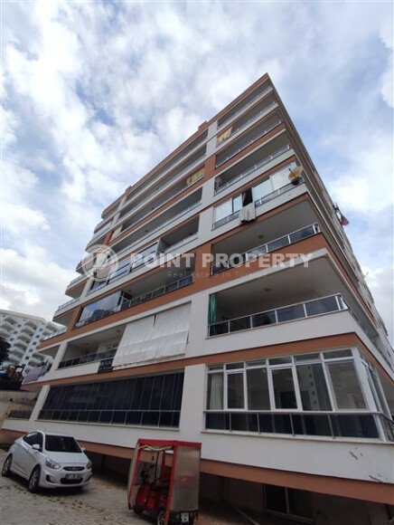 Spacious apartment 130 m² with separate kitchen, Mahmutlar district-id-10741-photo-1