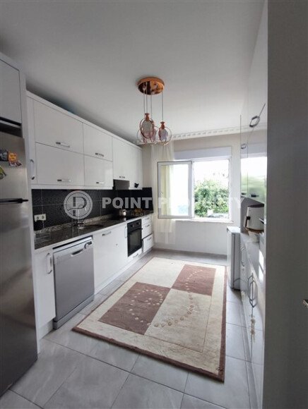 Spacious apartment 130 m² with separate kitchen, Mahmutlar district-id-10741-photo-4