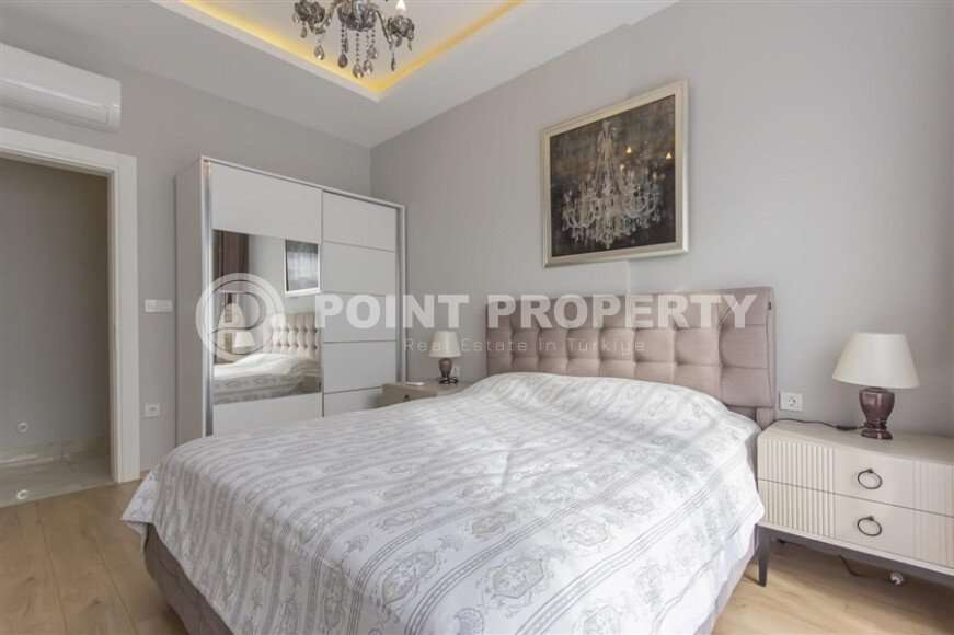 Spacious, bright apartment of 200 m² in the Mahmutlar area with a separate kitchen, close to the sea-id-10801-photo-11