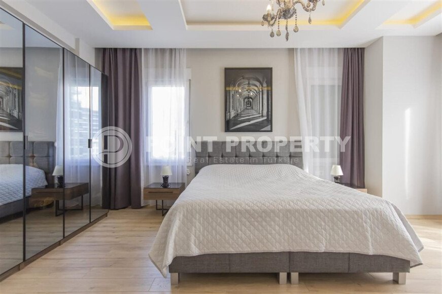 Spacious, bright apartment of 200 m² in the Mahmutlar area with a separate kitchen, close to the sea-id-10801-photo-14