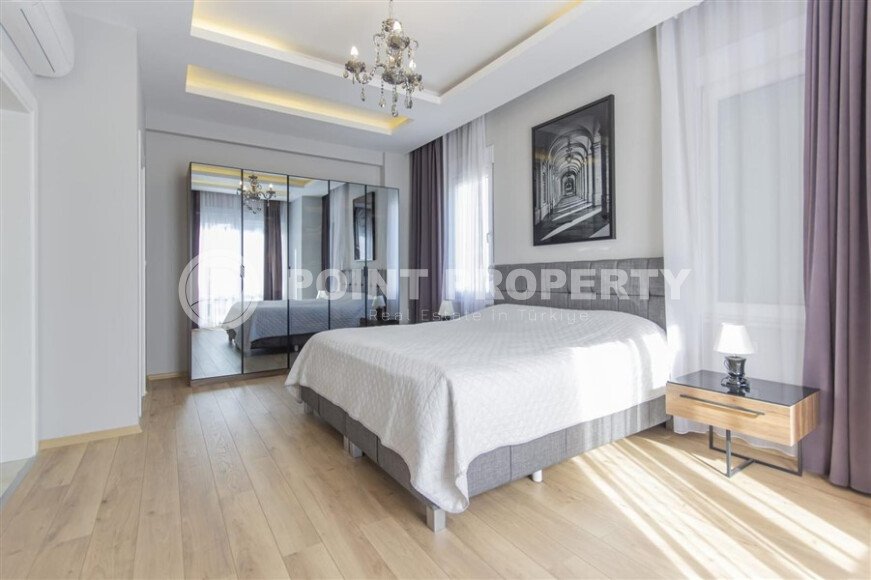 Spacious, bright apartment of 200 m² in the Mahmutlar area with a separate kitchen, close to the sea-id-10801-photo-15