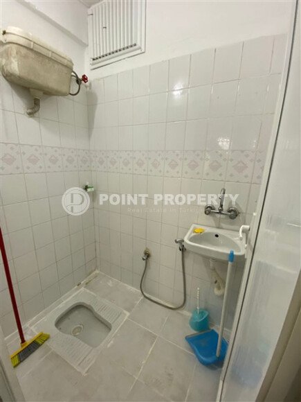 Mahmutlar district, 2+1 apartment, 90 m² in a complex built in 2000, furnished, located 450 m from the sea and 100 m from the center of the district.-id-10806-photo-9