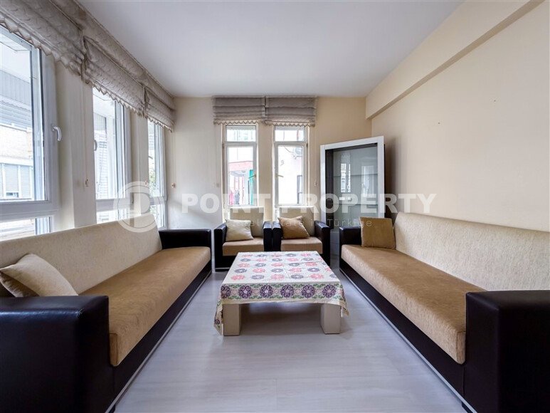 Bright apartment 100 m² in the center of Alanya, Gullerpinary district, with a separate kitchen, near the sea, residence permit-id-10842-photo-2