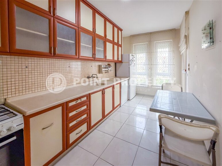 Bright apartment 100 m² in the center of Alanya, Gullerpinary district, with a separate kitchen, near the sea, residence permit-id-10842-photo-4