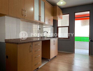 Cozy 2+1 apartment 100 m² center, Güllerpınary district, separate kitchen, residence permit-id-10861-photo-2