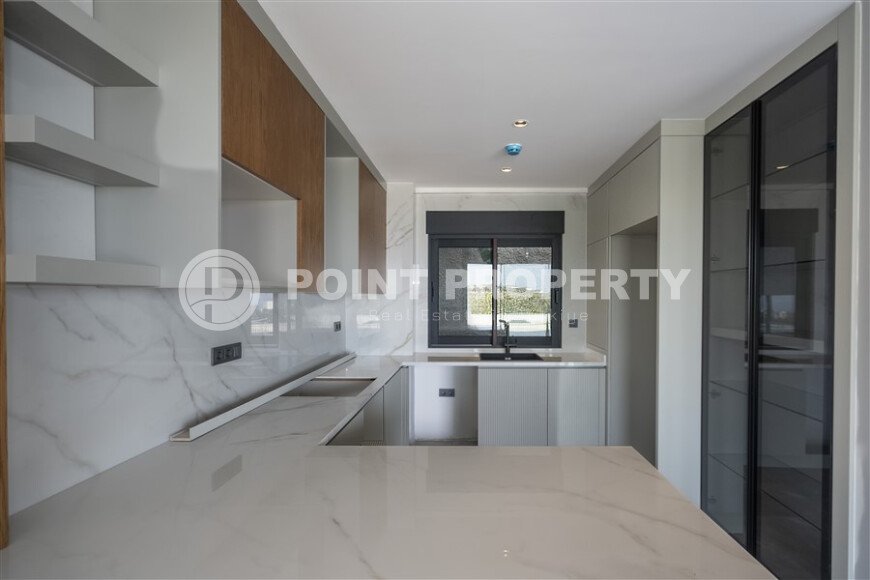 Panoramic modern villa 240 m² Kargicak area, sea and mountain views-id-10892-photo-4