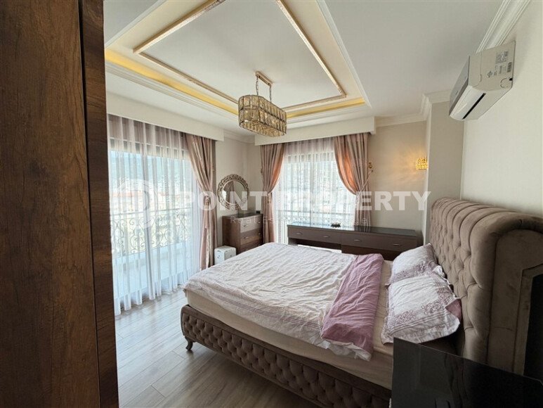 Prestigious 3+1 apartments with citizenship in the center of Alanya with panoramic views of the sea and the fortress-id-10905-photo-7