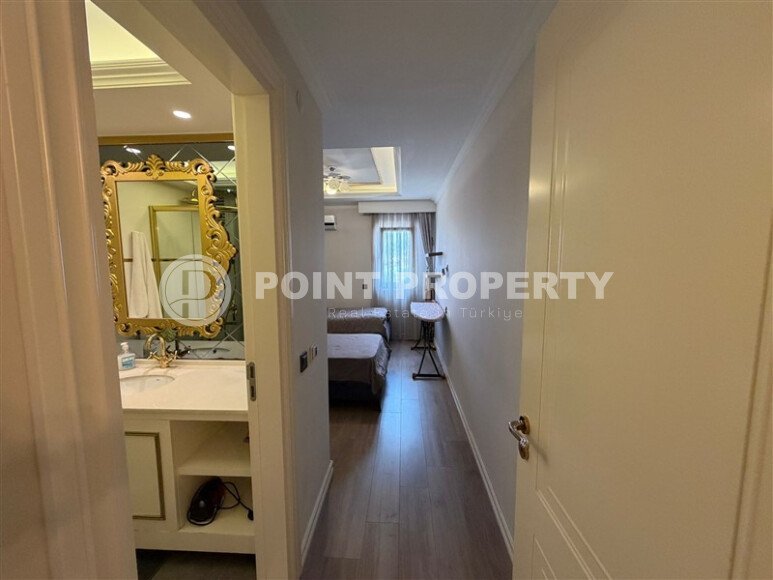 Prestigious 3+1 apartments with citizenship in the center of Alanya with panoramic views of the sea and the fortress-id-10905-photo-25