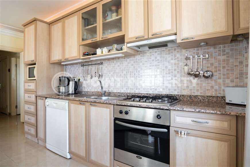 Bright 100 m² apartment in the Cikcilli area with a residence permit and sea views-id-10924-photo-5