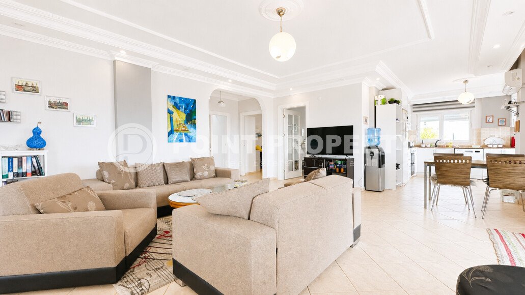 Detached villa 4+1, 220 m² in Mahmutlar with pool, garden and sea view-id-10154-photo-2