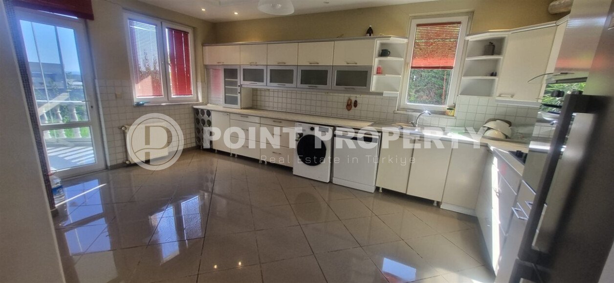 Светлая уютная вилла 3+1 200 м² в районе Конаклы с ВНЖ и видом на море-id-10930-фото-4