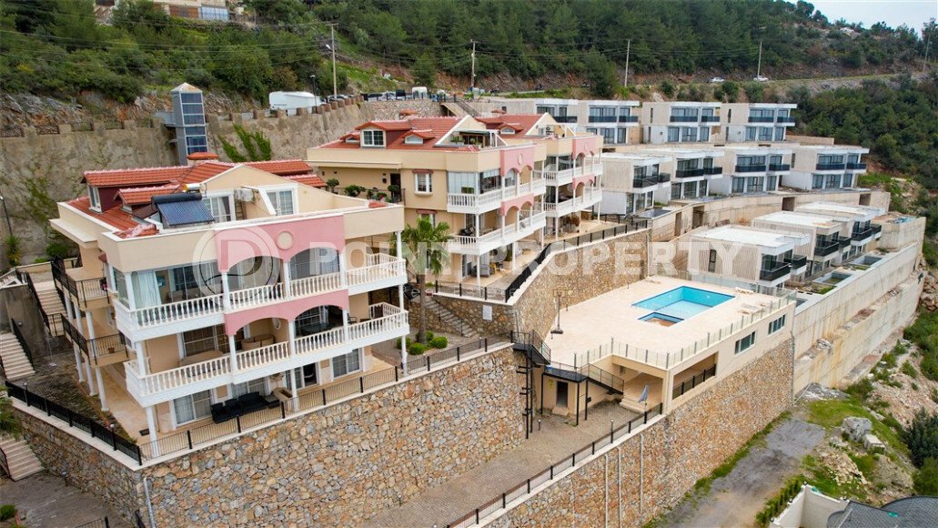 Панорамный дуплекс 4+1 160 м² в стиле виллы с видом на море в районе Бекташ-id-10934-фото-2
