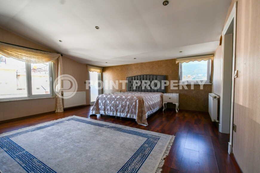 Duplex apartment 5+1, 240 m², in the Cumhuriyet area, Alanya-id-10974-photo-9