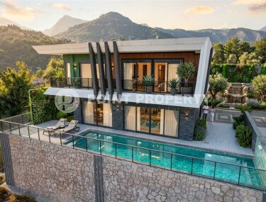 Luxurious two-storey villa with a swimming pool and a garden, in a prestigious area of Alanya - Upper Oba-id-6085-photo-1