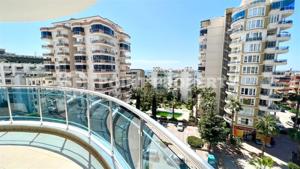 Apartment 2+1, 110 m² in the Mahmutlar area, 200 m from the sea: sea view and the possibility of obtaining a residence permit-id-11089-photo-1